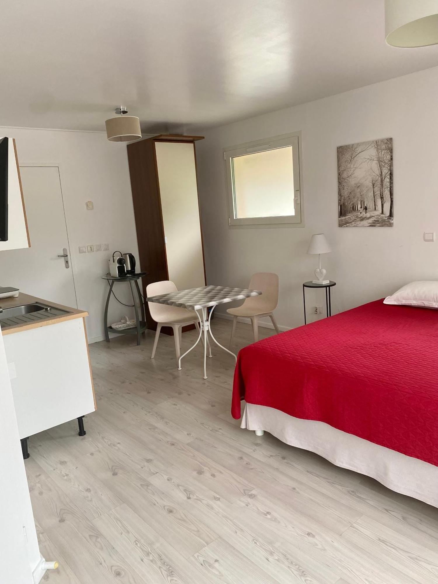 Independant 3 Etoiles Dans Au Bord Du Annecy Apartamento