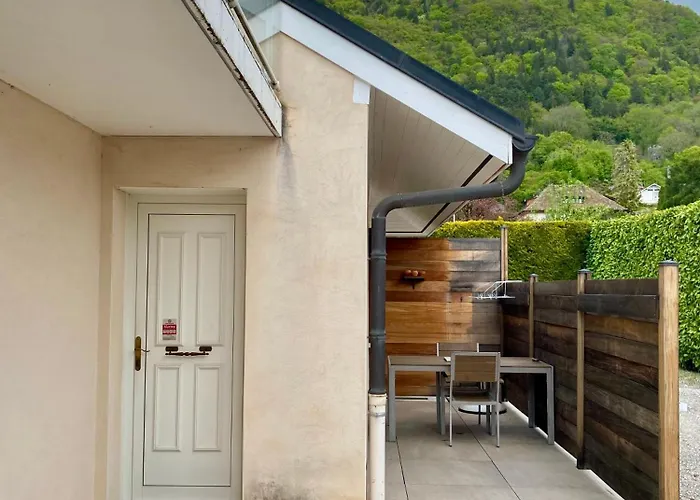 Studio Independant 3 Etoiles Dans Villa Au Bord Du Lac Annecy
