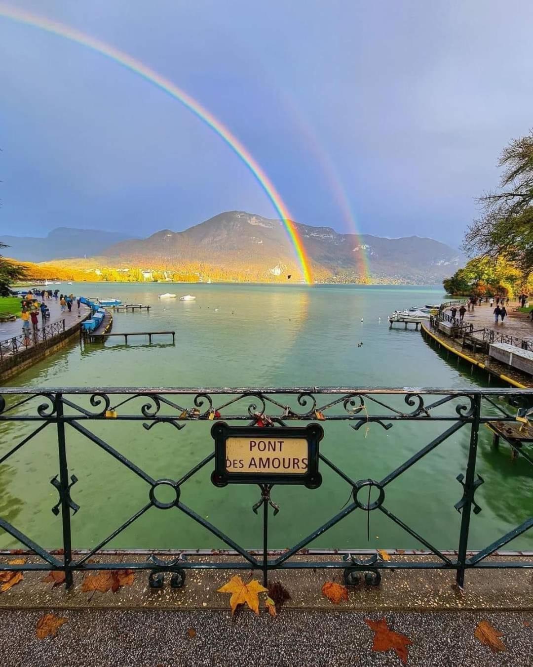 Independant 3 Etoiles Dans Au Bord Du Annecy